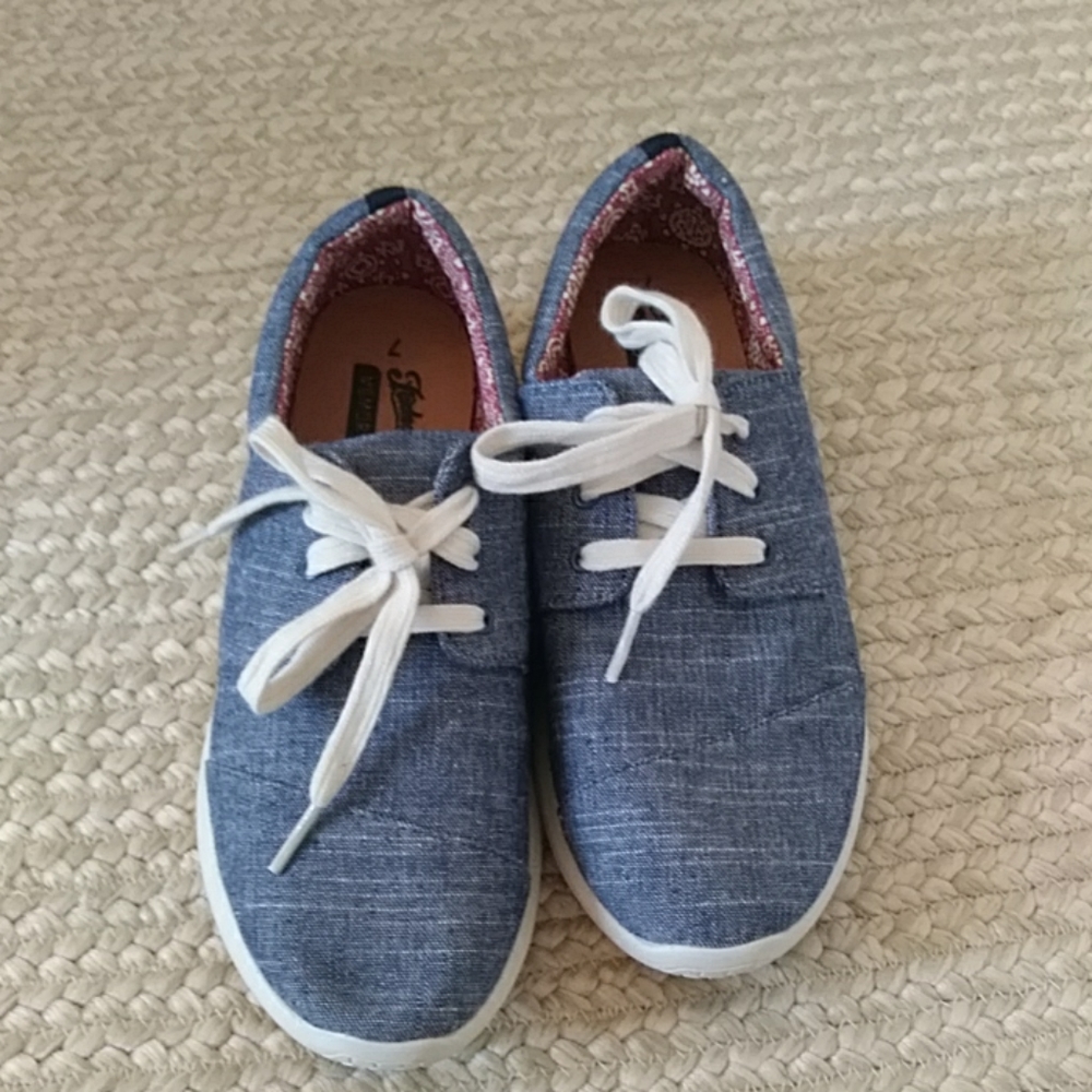 Womans Faded Glory Shoes